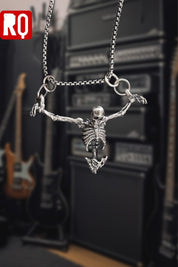 Hang skeleton necklace - rage quit